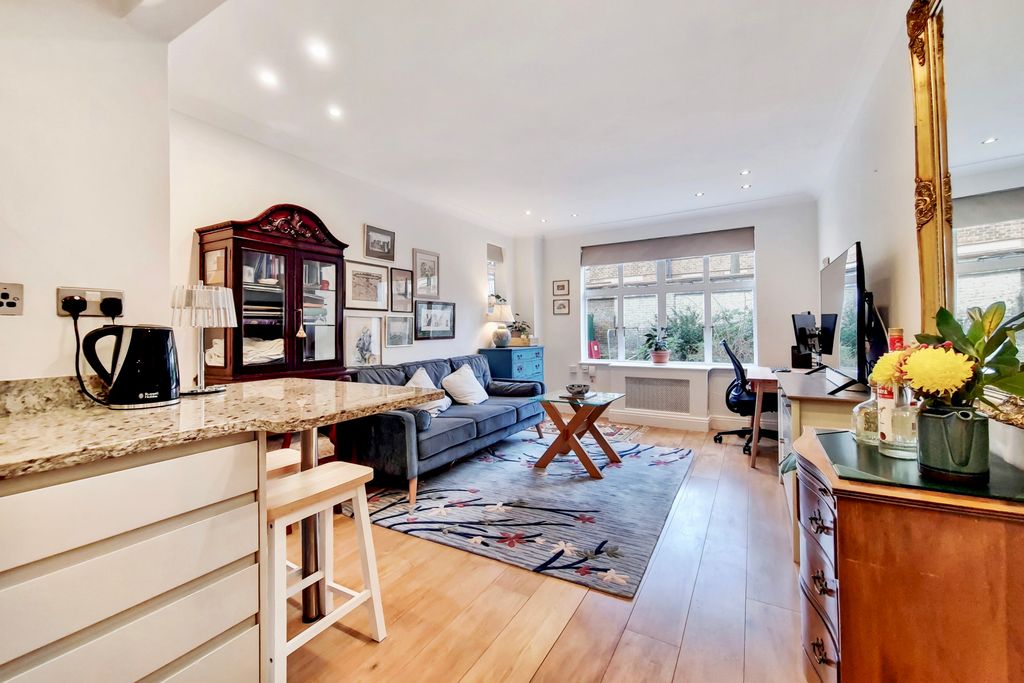 Property photo 3 of 11