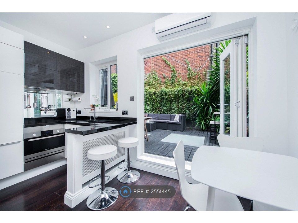 Property photo 2 of 11 Kitchen/Dining