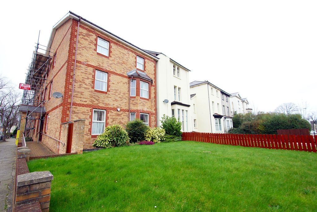 Property photo 2 of 9