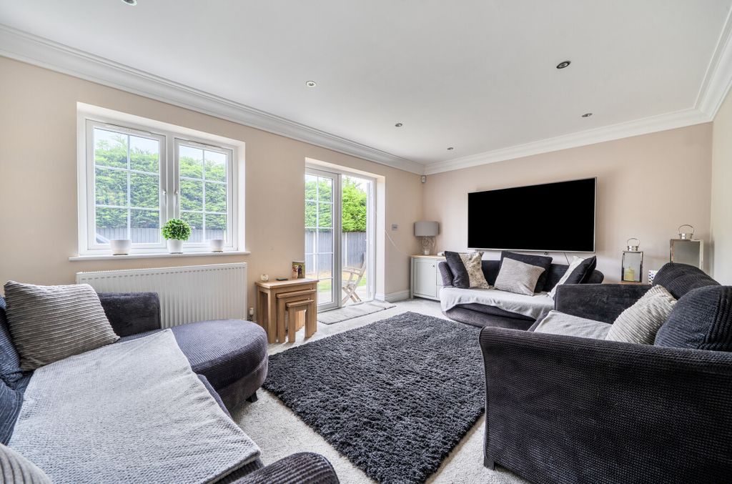 Property photo 2 of 24 1455064-8-69Fa84E...
