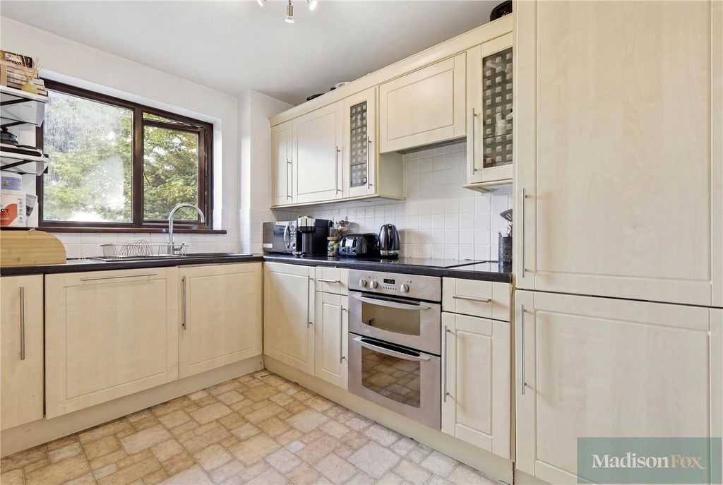 Property photo 2 of 17 Picture No. 05