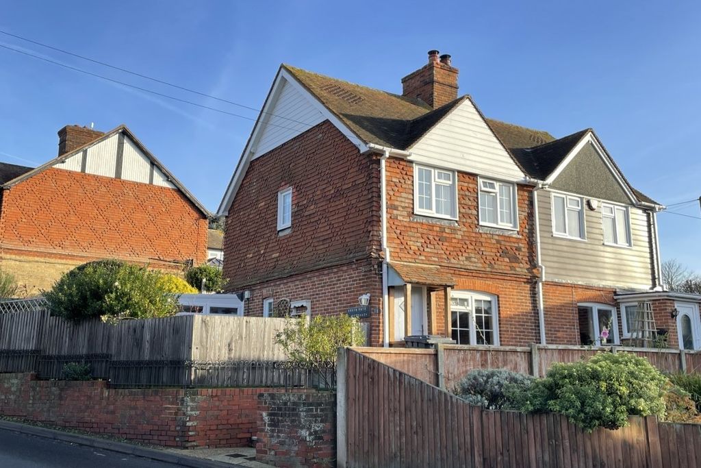 Property photo 1 of 15 Preston Hill