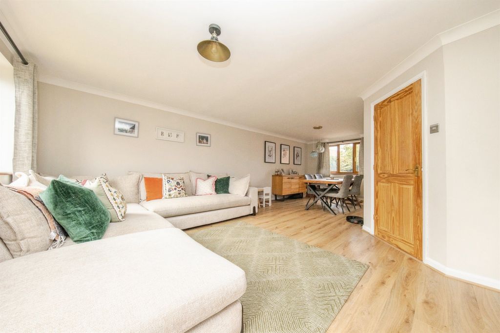 Property photo 2 of 22