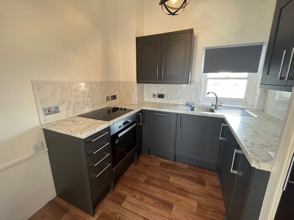 Property photo 3 of 6 Kitchen