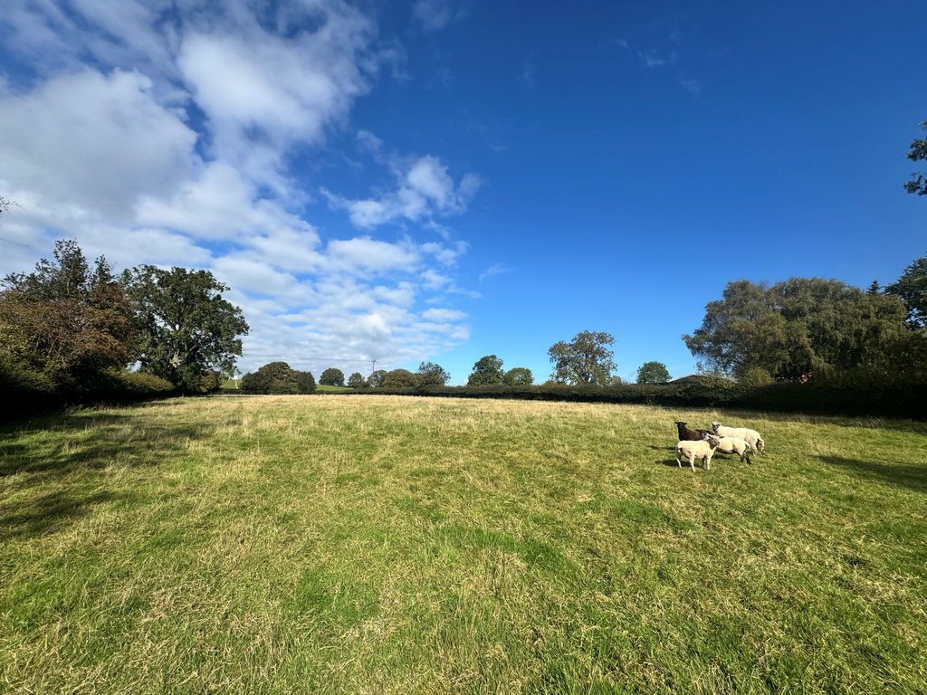 Property photo 2 of 3