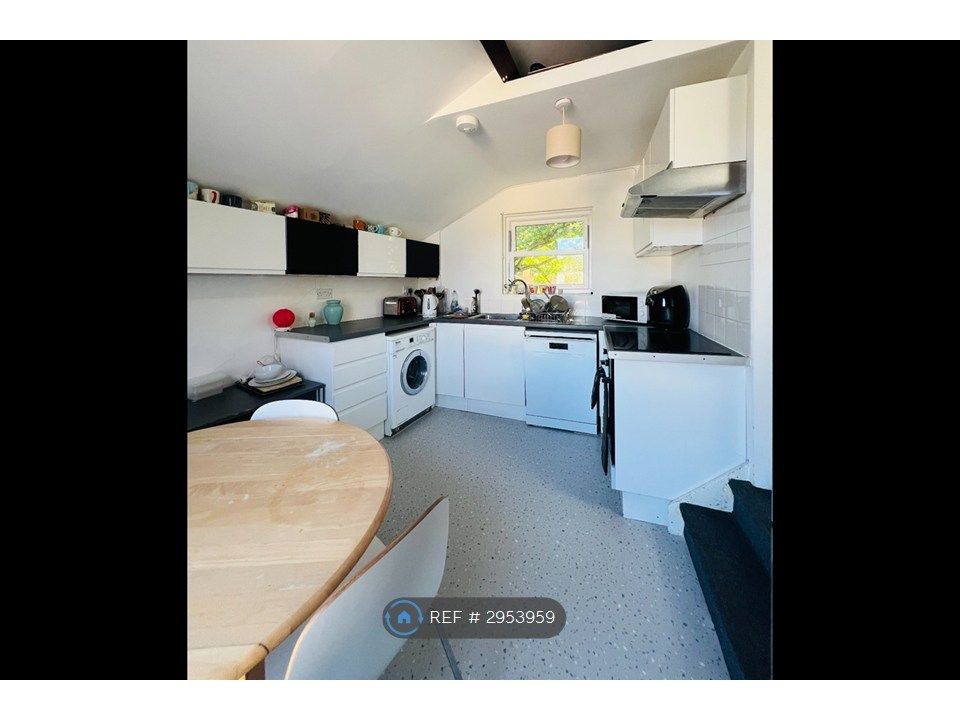 Property photo 3 of 24
