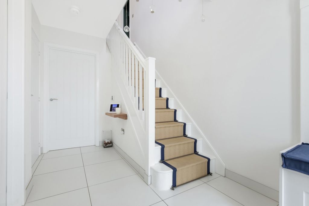 Property photo 2 of 21 Picture No. 02