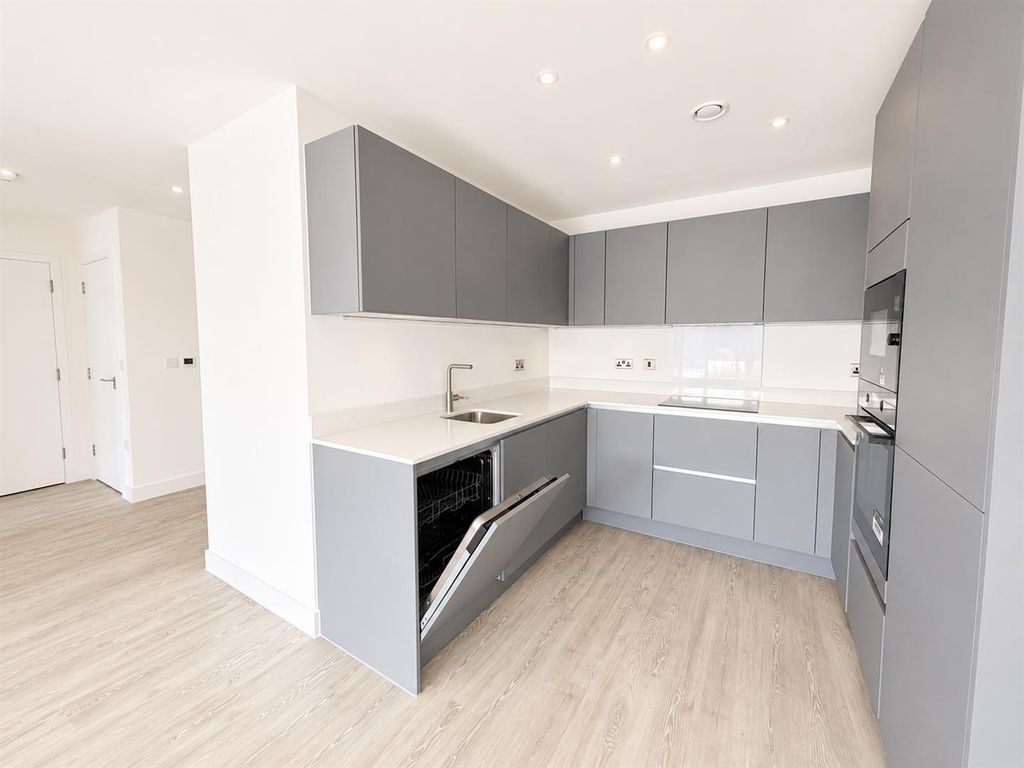 Property photo 2 of 14 Kitchen (2).Png