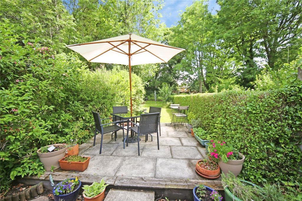 Property photo 2 of 25 Picture No. 16