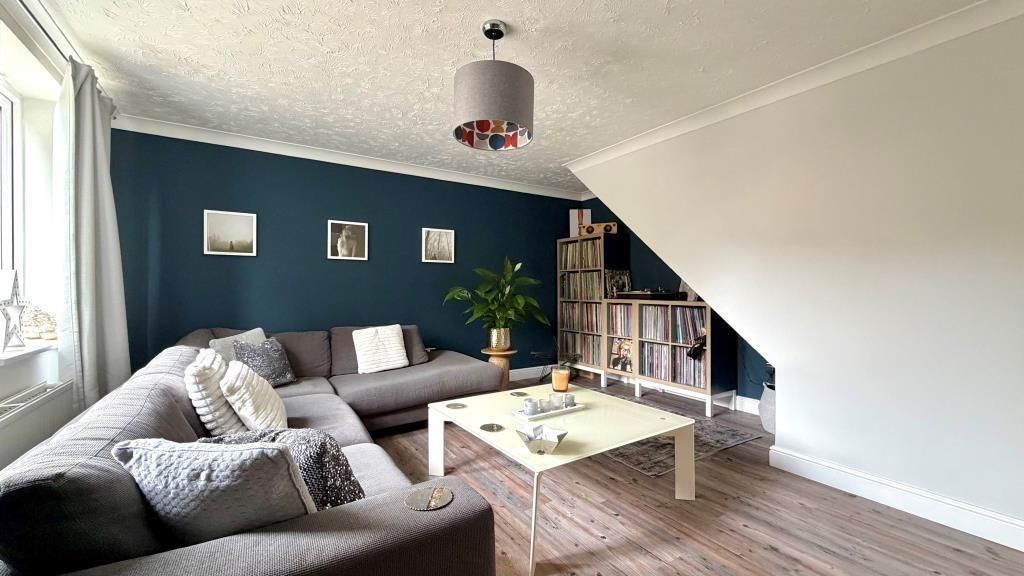 Property photo 2 of 13 Living1.Jpg