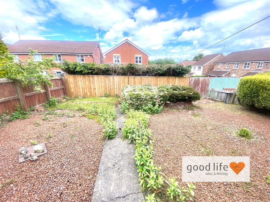 Property photo 3 of 14 20260520_112336414_Ios49 Shaftbury Avenue.Jpg