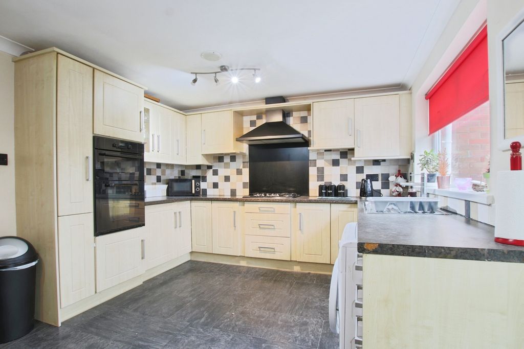 Property photo 2 of 13 4489623