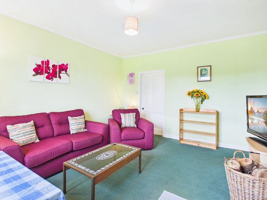 2 bed flat for saleSeafield Place, Aviemore PH22 photo 4