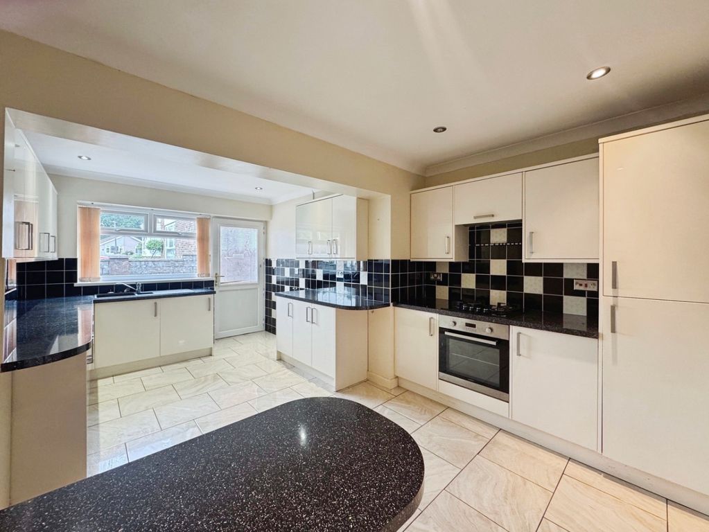 Property photo 3 of 23 5128713