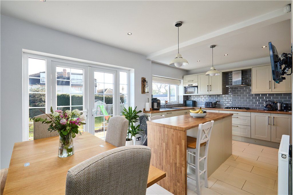 Property photo 2 of 24 Contemporary Living