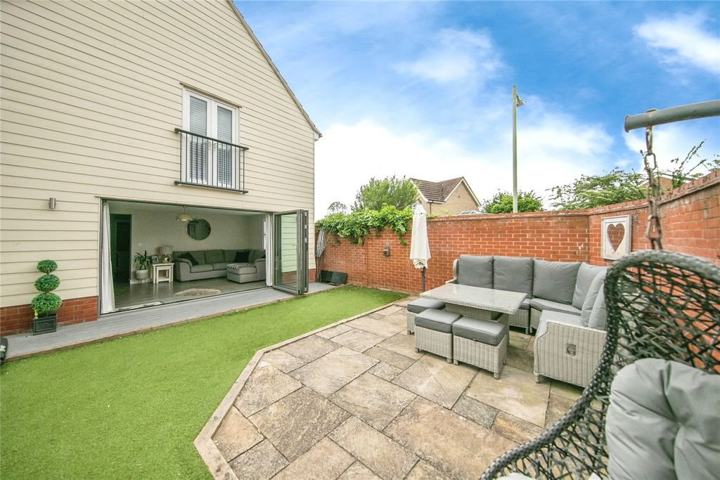 Property photo 2 of 23 Picture No. 28