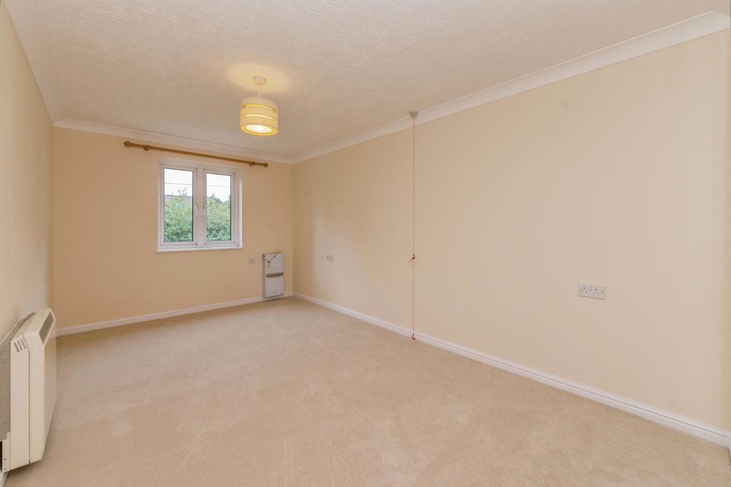 Property photo 3 of 12 Bedroom One