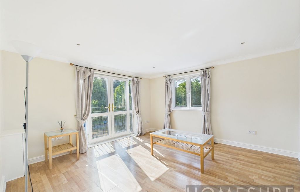 Property photo 3 of 14