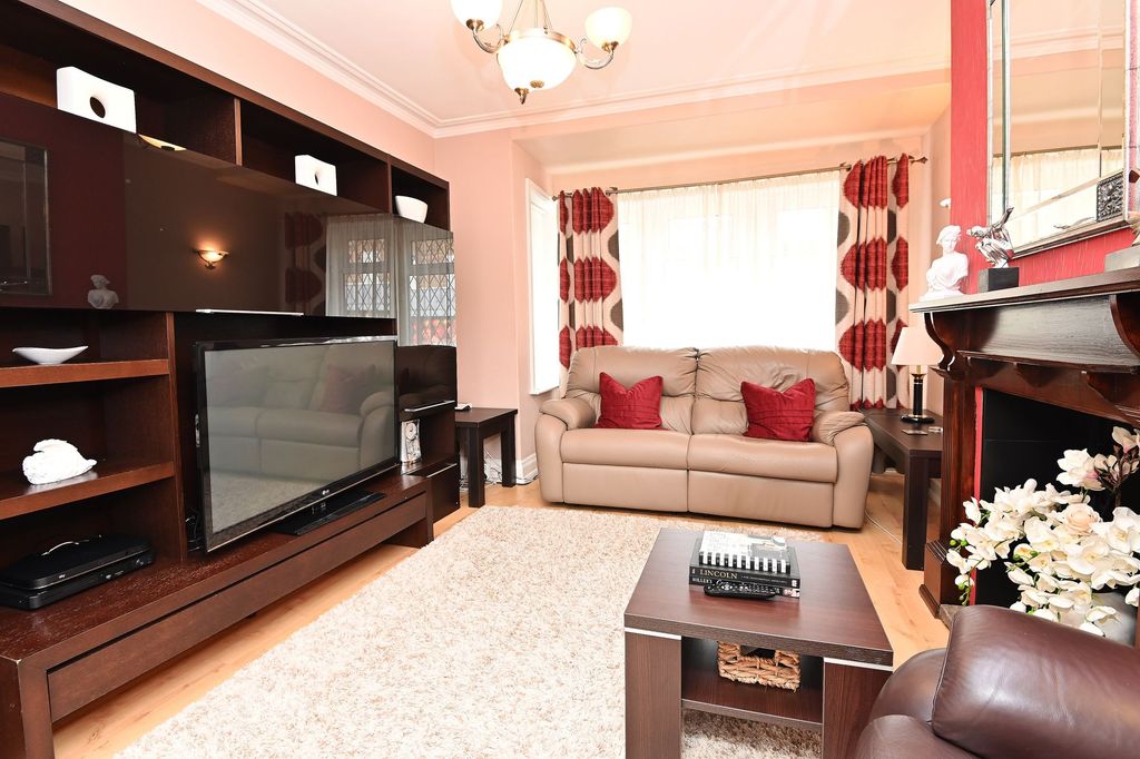 Property photo 2 of 14