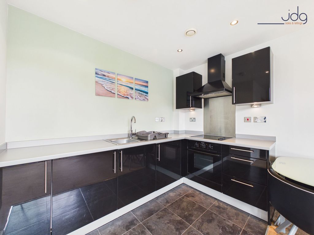 Property photo 3 of 6 Modern Kitchen Space