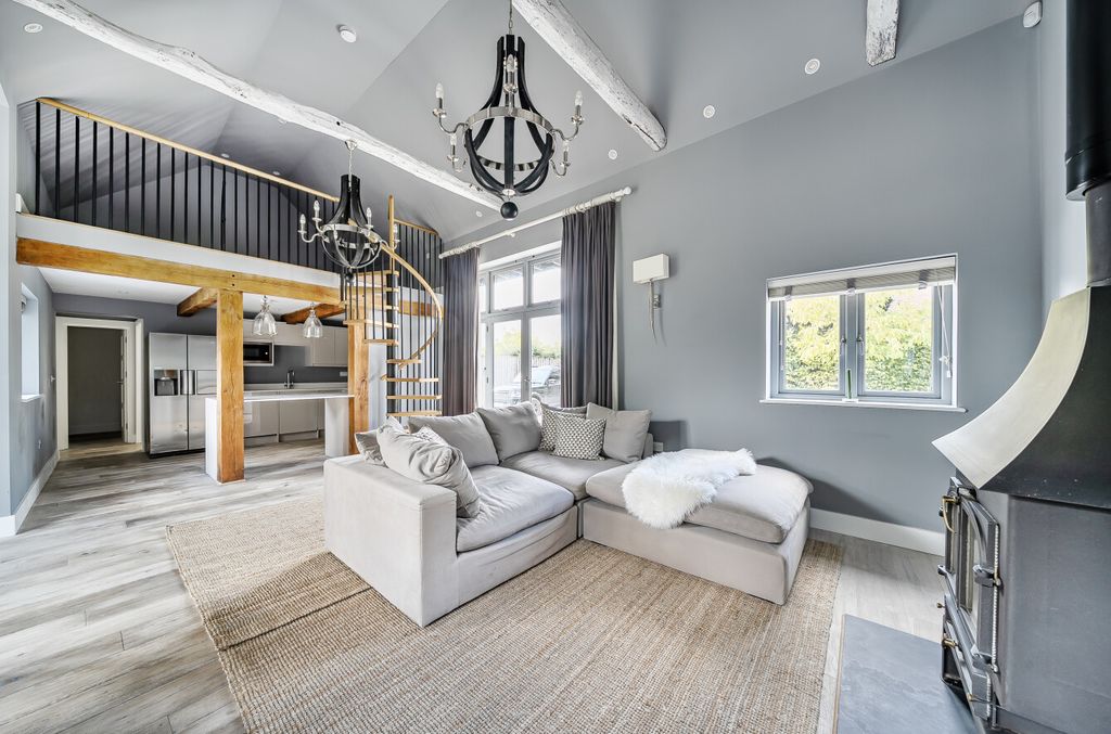 Property photo 3 of 20 1356137-15-68c975...