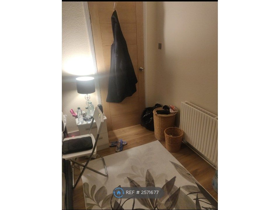 Property photo 2 of 9 Room 1 Double
