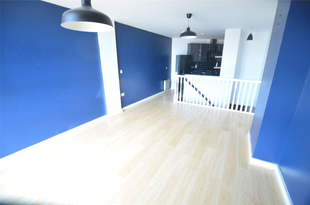 Property photo 3 of 7 Picture No. 04