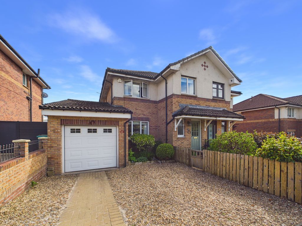 Property photo 1 of 32