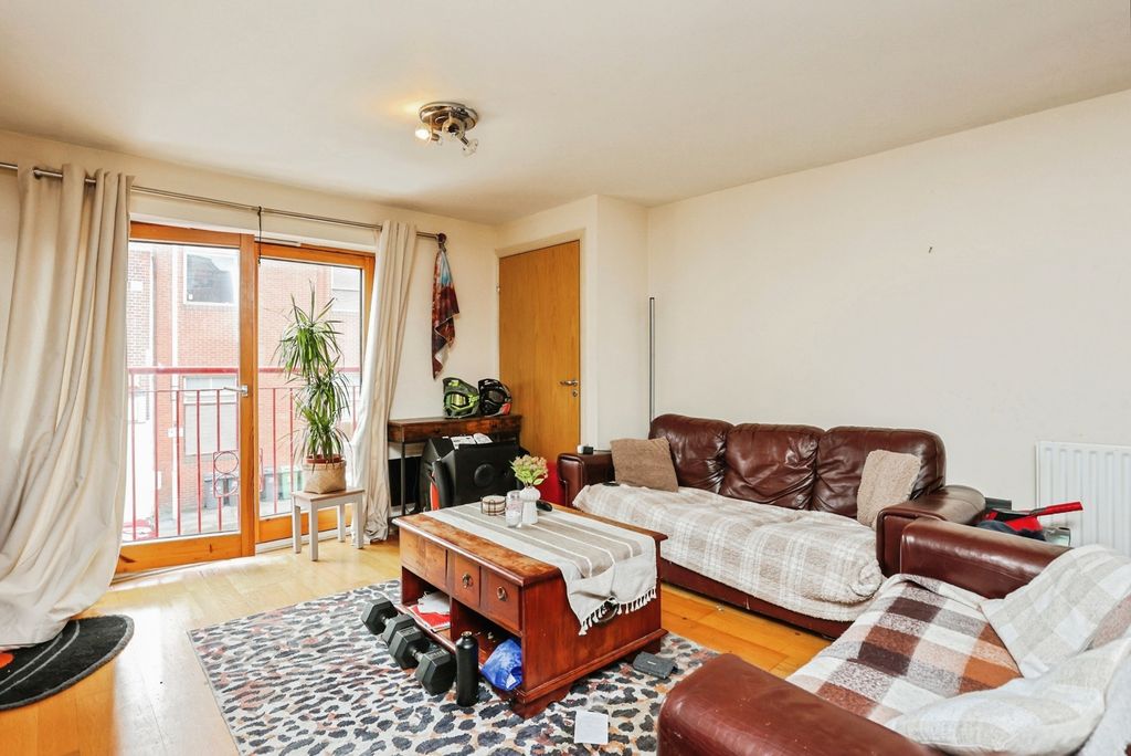 Property photo 3 of 17 Photo