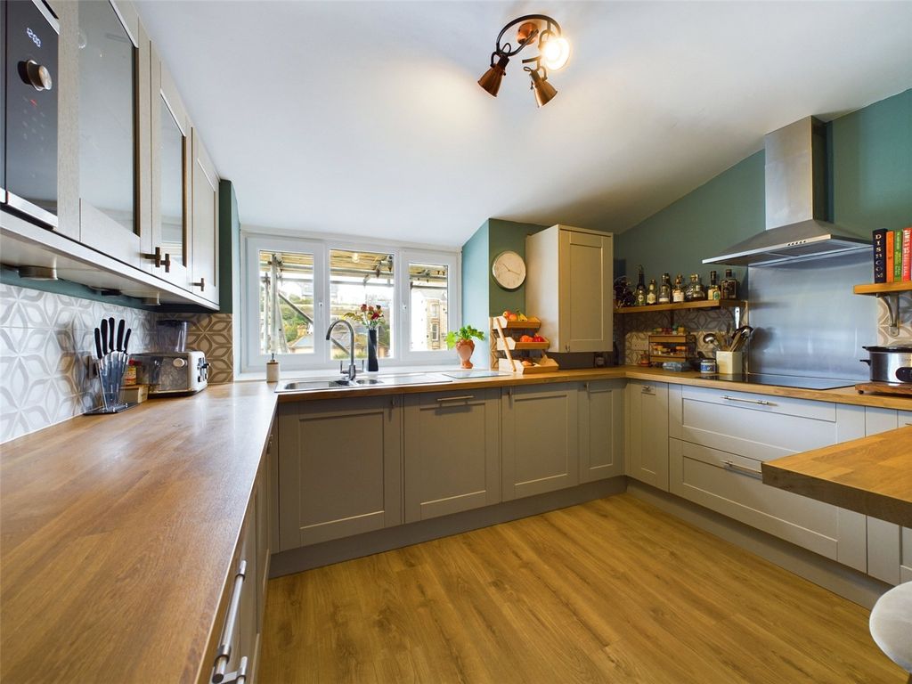 Property photo 3 of 12 Picture No. 02