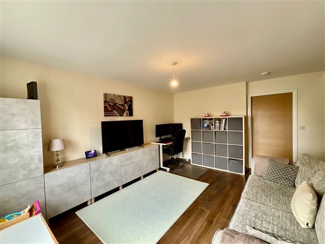 Property photo 3 of 18 Lounge