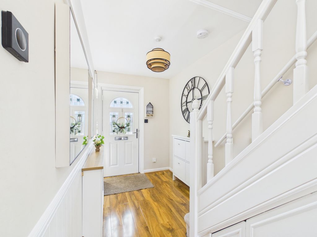 Property photo 2 of 15 Entrance Hall