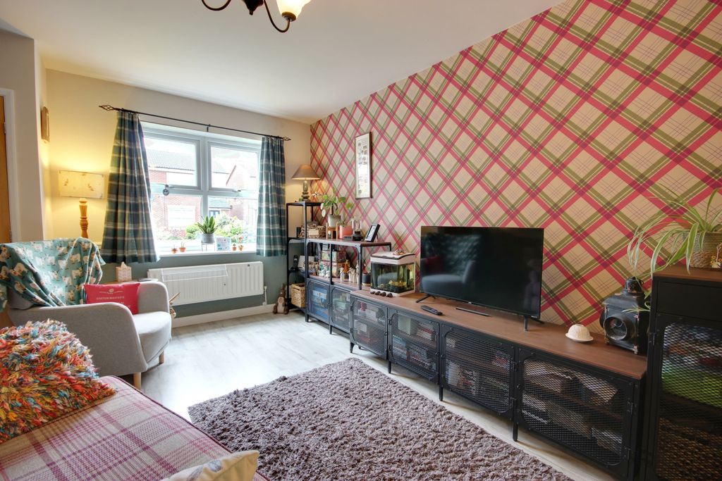 Property photo 2 of 17 1 Lounge B