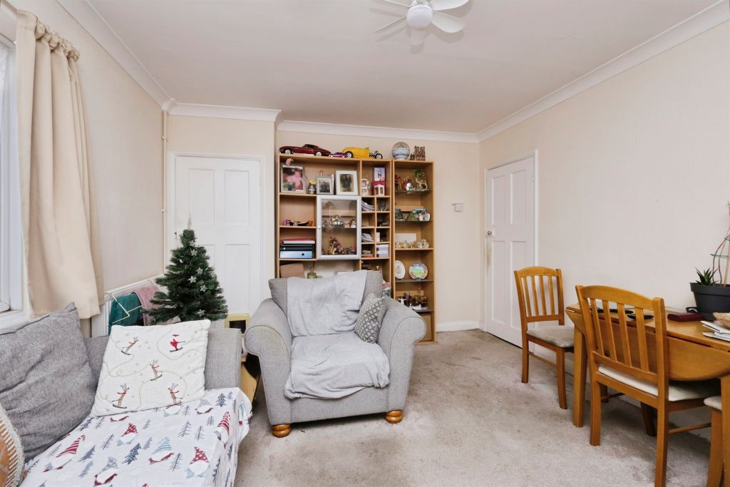 Property photo 3 of 14