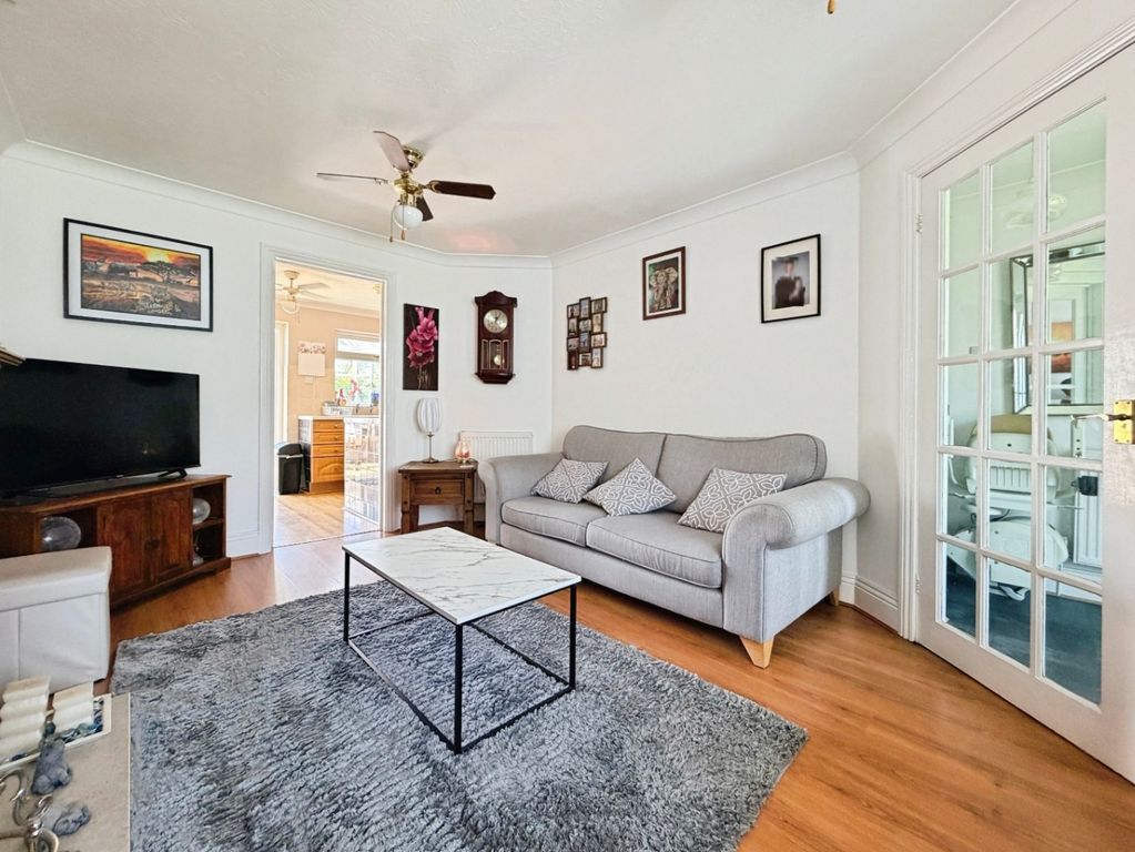 Property photo 3 of 18 5177056