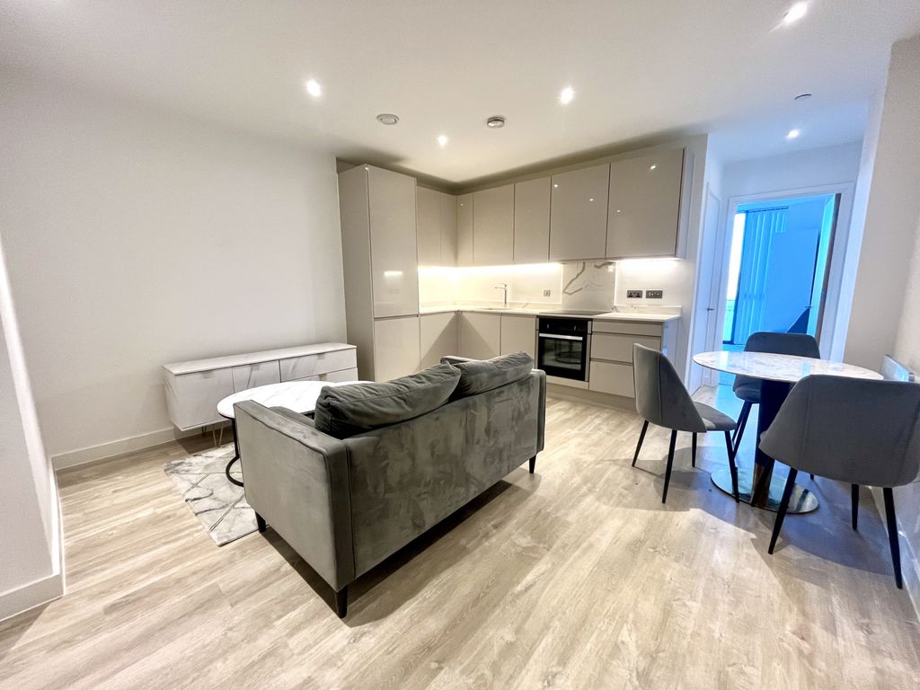 Property photo 2 of 12 Lounge