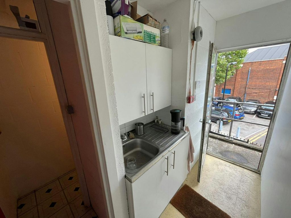 Property photo 3 of 5 Fc29F3ee0Be54783Ac7A13c8050Cfa1B.Jpg