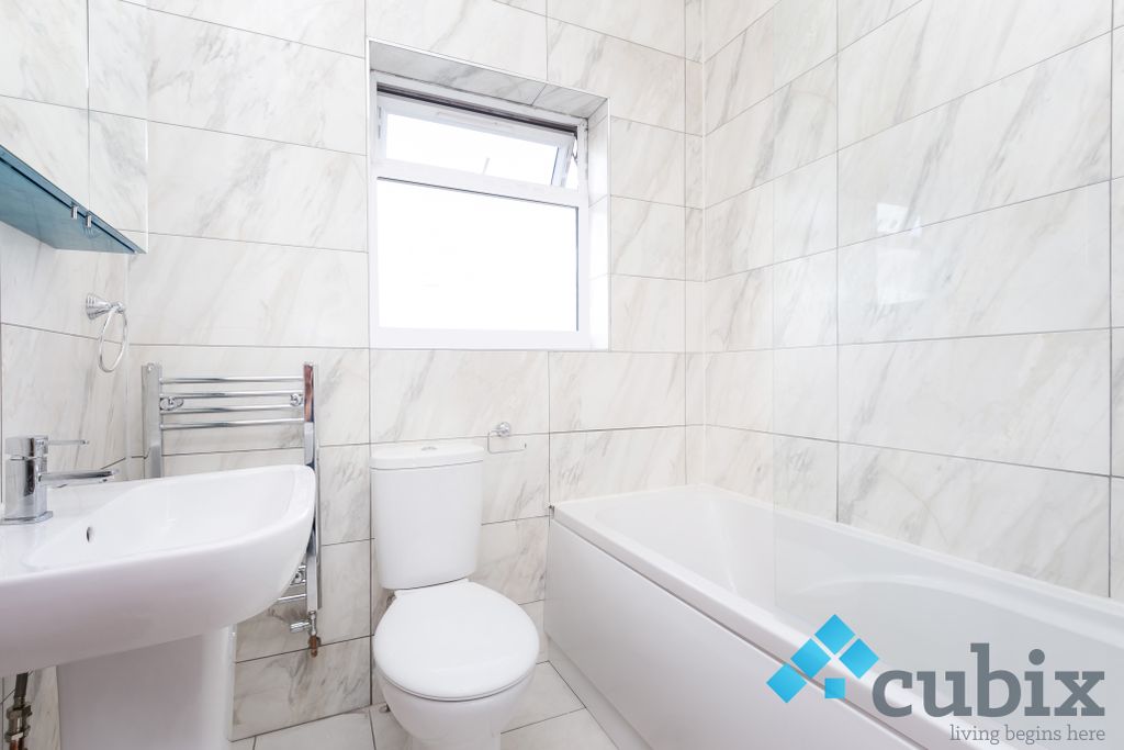 Property photo 3 of 8 Bathroom