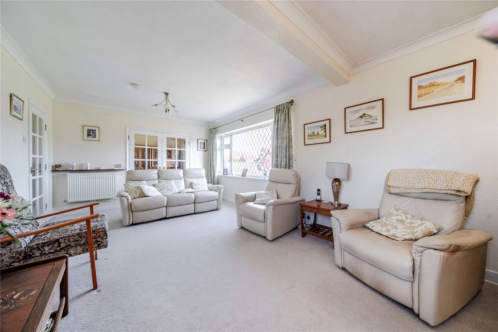 Property photo 2 of 19 Picture No. 11