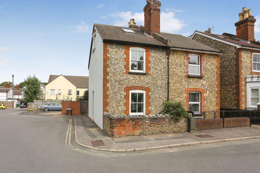 Property photo 1 of 18