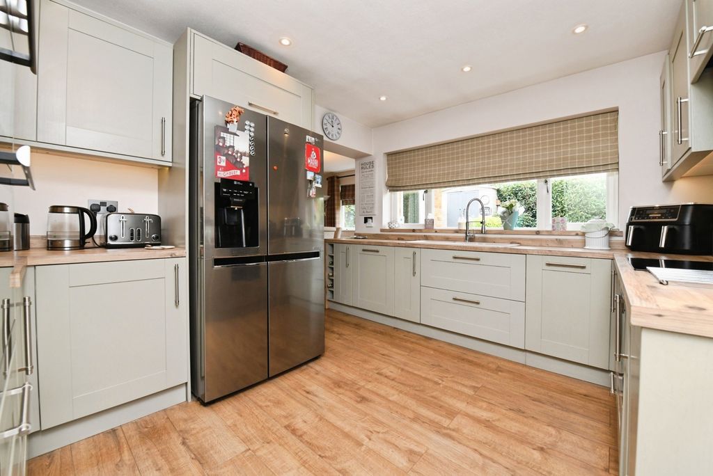 Property photo 3 of 19 Pbox-Img.Jpg