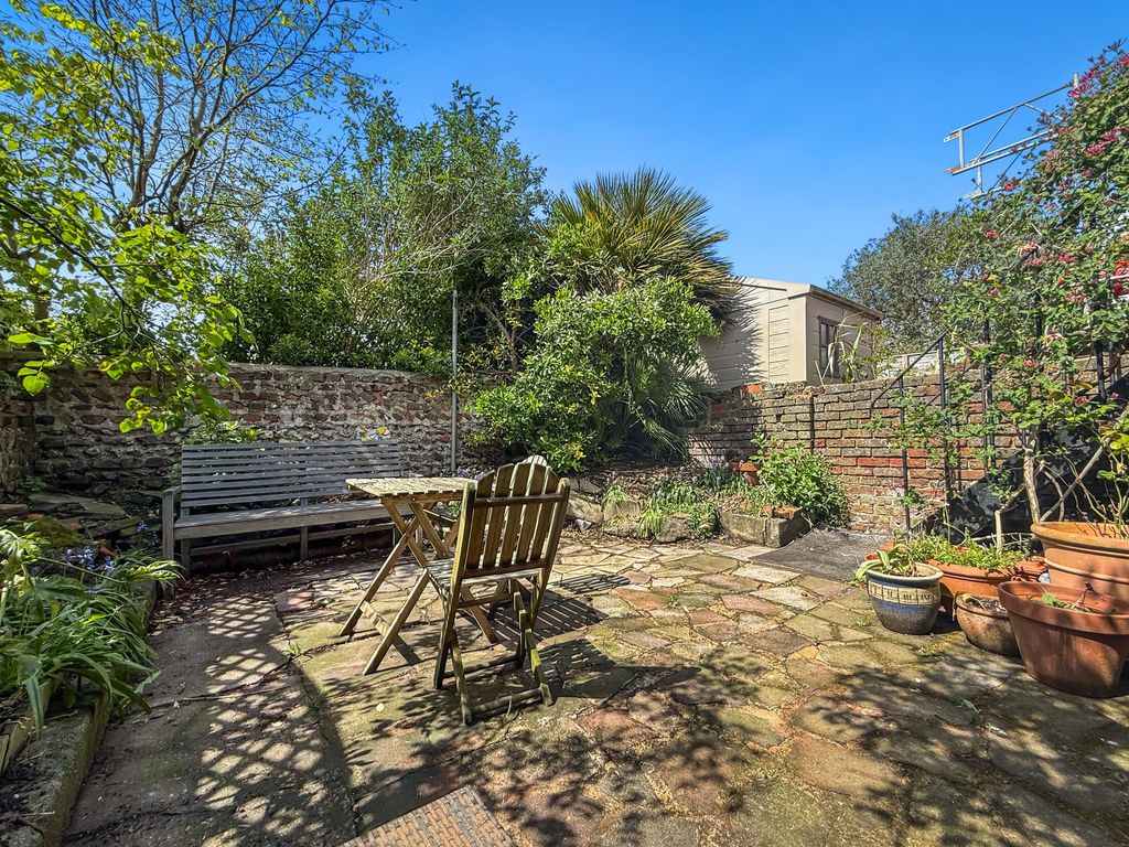 Property photo 2 of 12