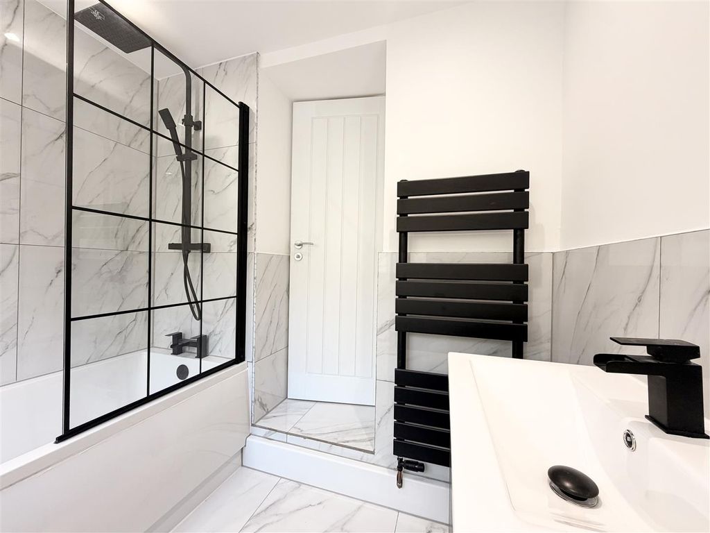 Property photo 3 of 26 Tempimagektbs5T.Jpg