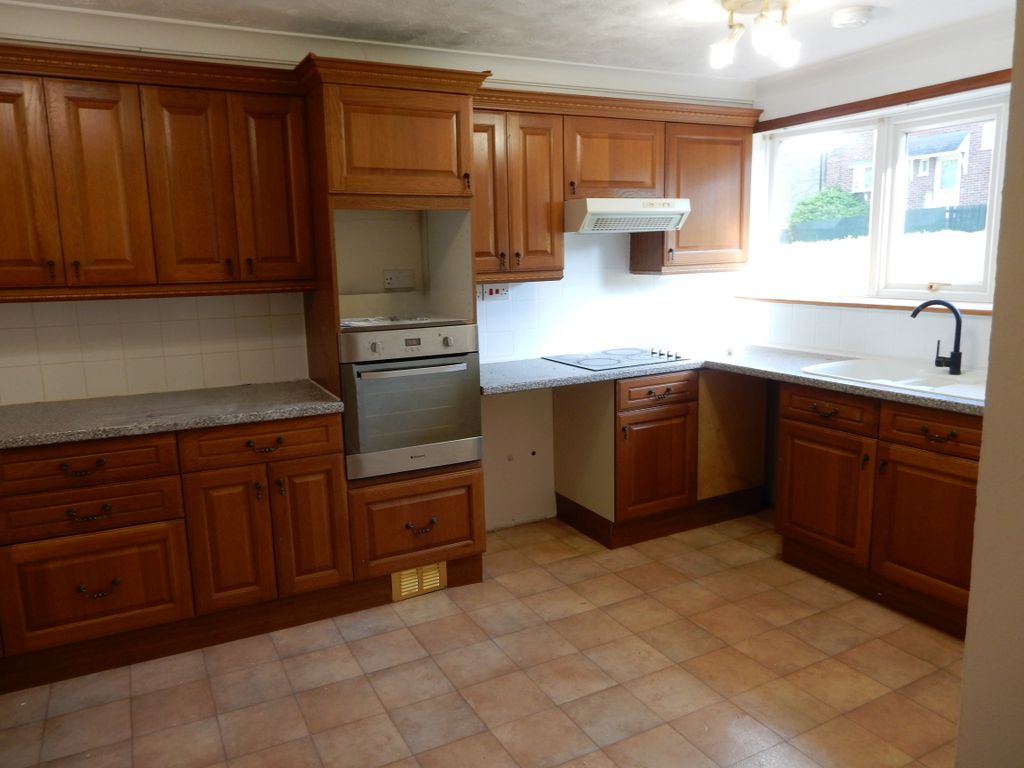 Property photo 3 of 18 Kitchen/Diner