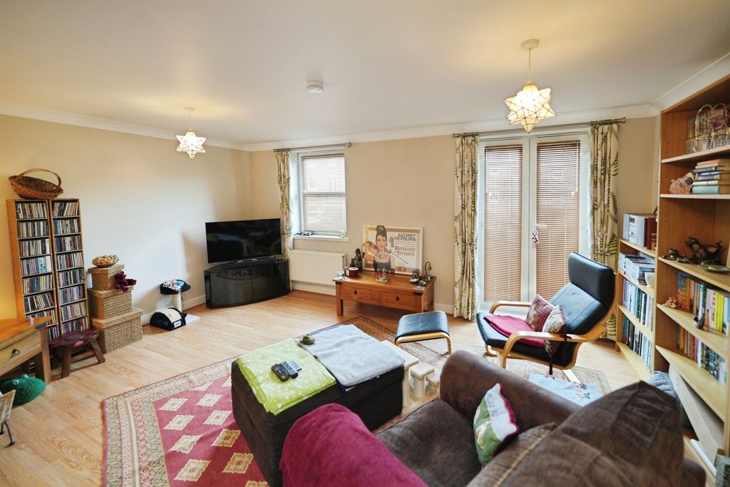 Property photo 3 of 17
