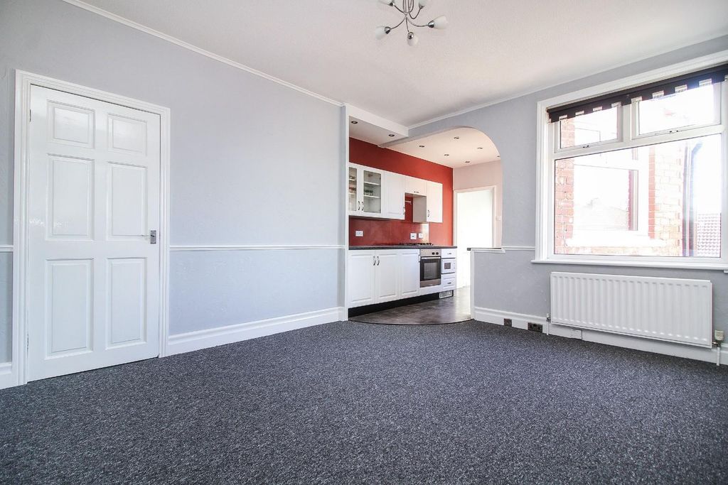 Property photo 3 of 11 3