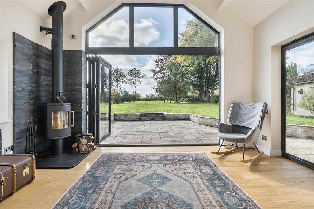 Property photo 2 of 26 1361827-14-68E3d96A9A372.Jpg