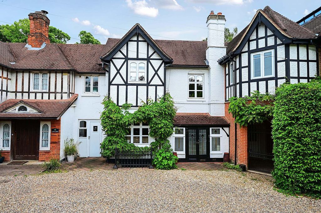 Property photo 1 of 16 2 The Oaks (2) - Copy - Copy - Copy