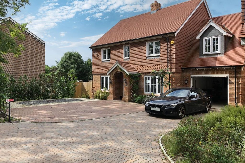 Property photo 1 of 18 Preston Manor Road.Jpg