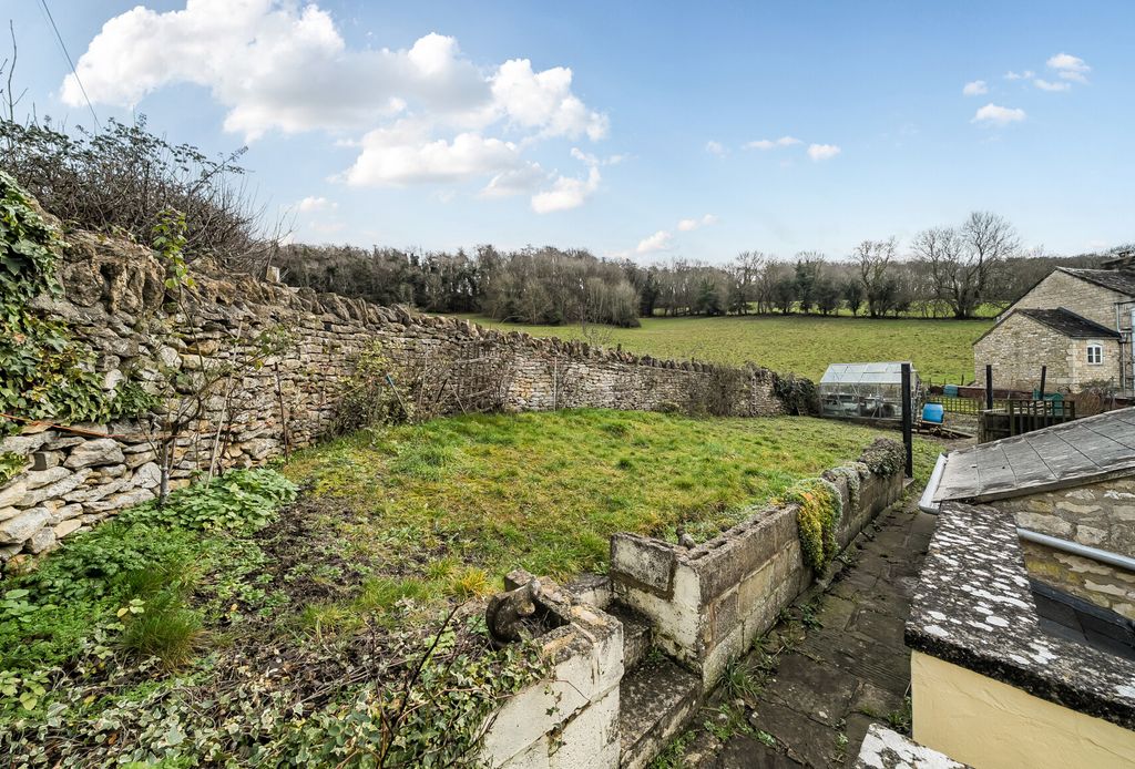 Property photo 2 of 19 1397452-18-696F87...